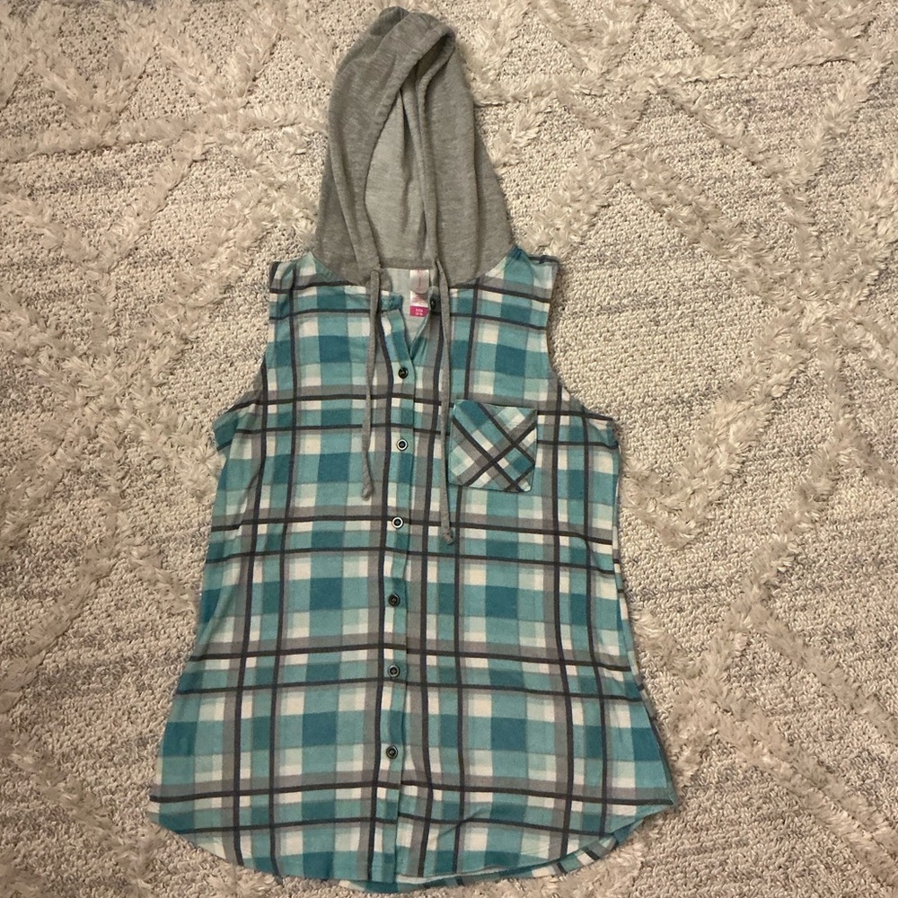 No Boundaries Blue Plaid Sleeveless Shirt with Gray Hood